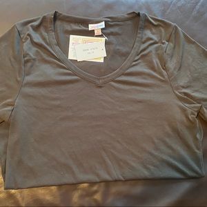 Small LuLaRoe Iris Tee NWT